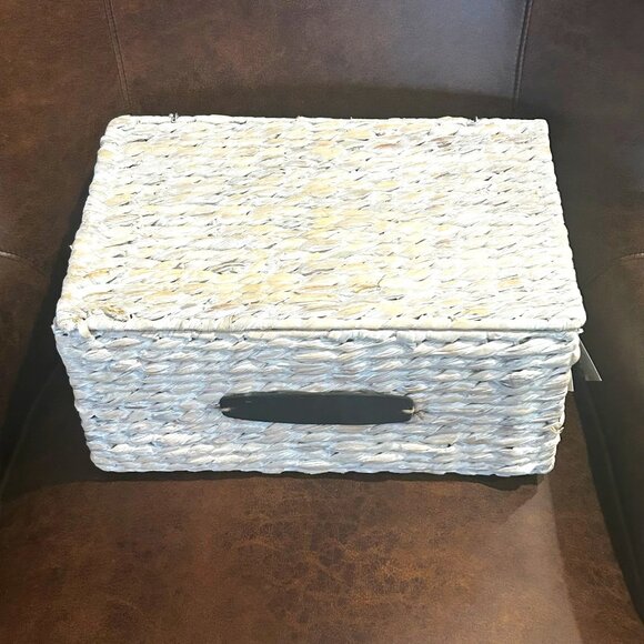 NWT Water Hyacinth Pantry Basket With Lid & Chalkboard Label - Picture 2 of 11